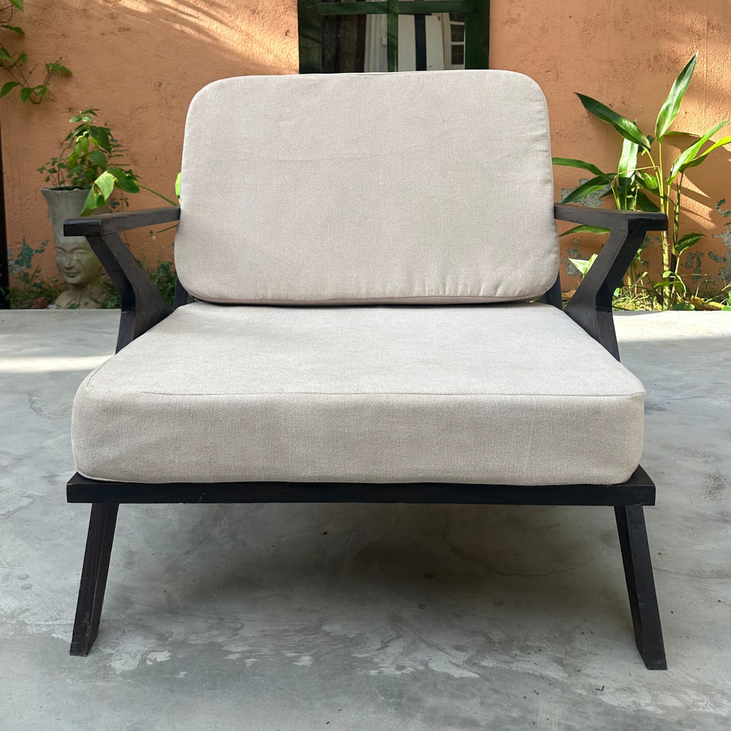 Contemporary Cavett Living Room Armchair With Off White Cushions